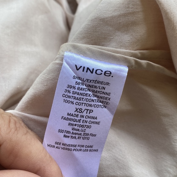 Vince linen blended gorgeous blazer/jacket with great pockets. Beautiful. - Picture 9 of 15